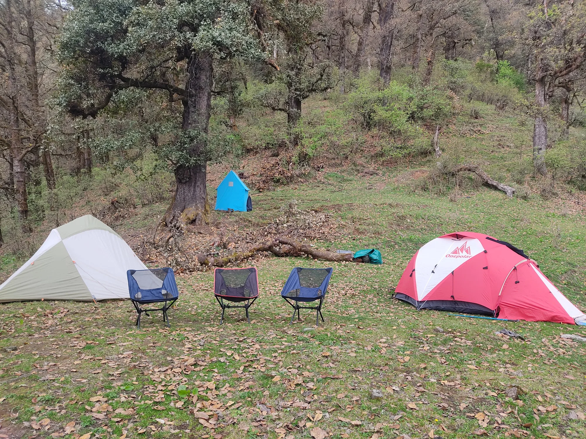 toilet tent in trekking