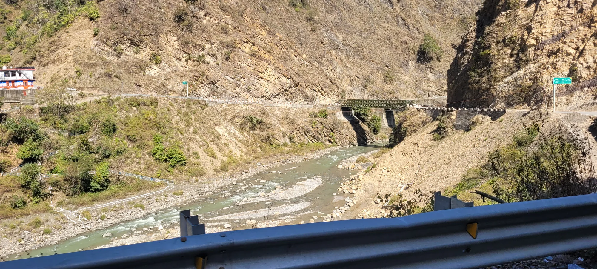 A Practical Guide on Travelling Solo within India for the first time