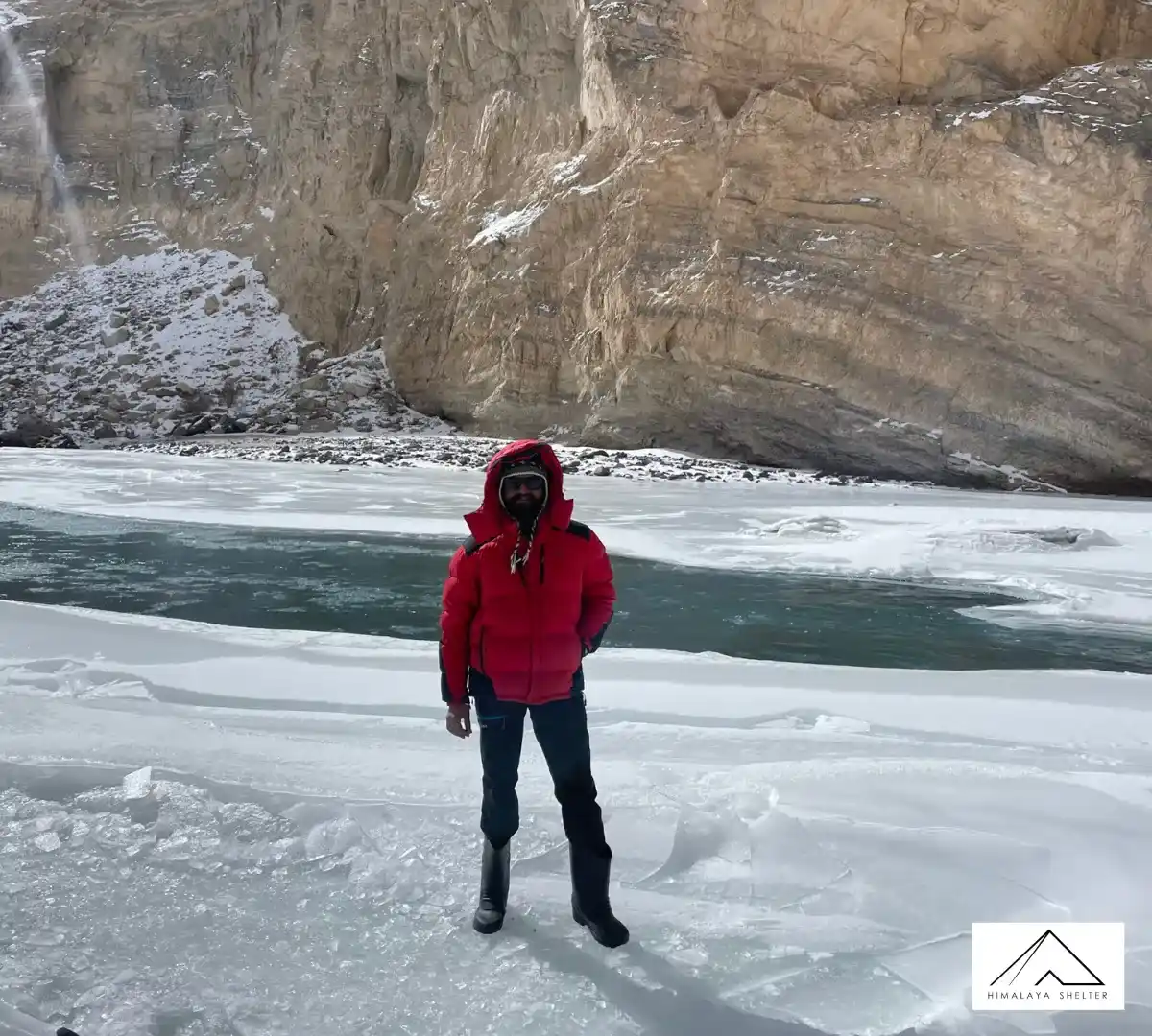 Chadar trek frozen lake